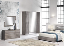 Load image into Gallery viewer, Beverly Italian High Gloss Storage Bed Frame with LED Light